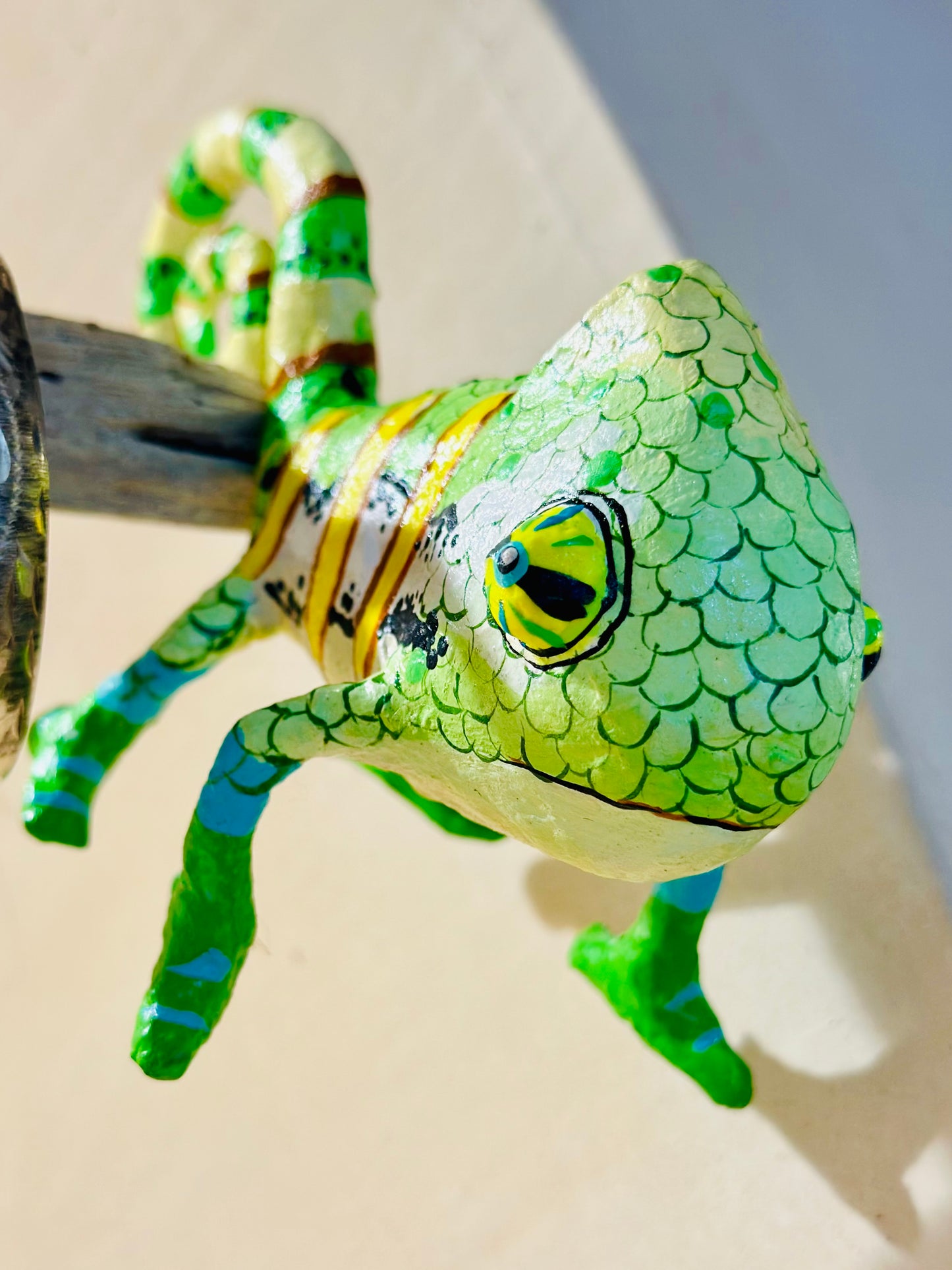 CAMALEÓN PAPEL MACHÉ