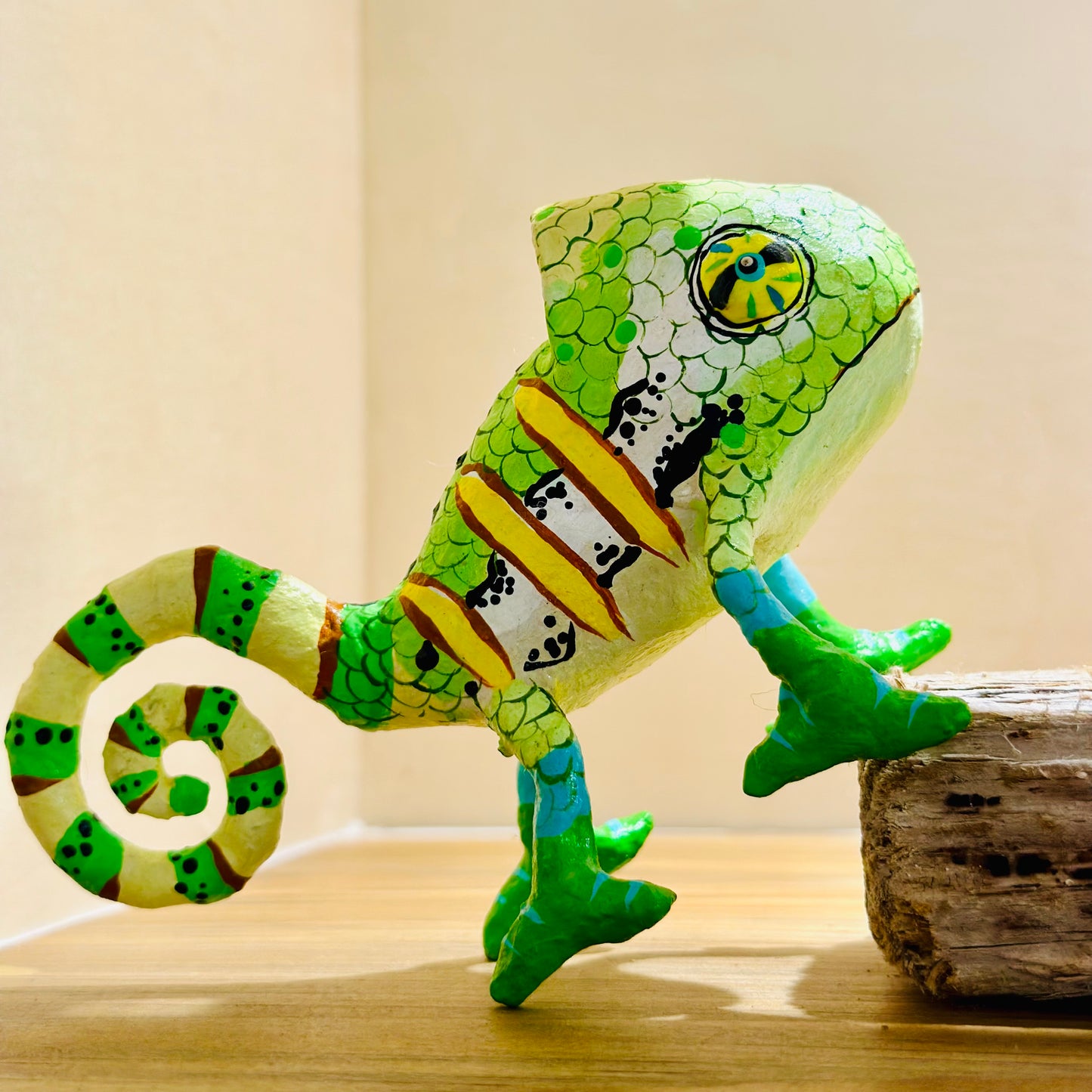 CAMALEÓN PAPEL MACHÉ