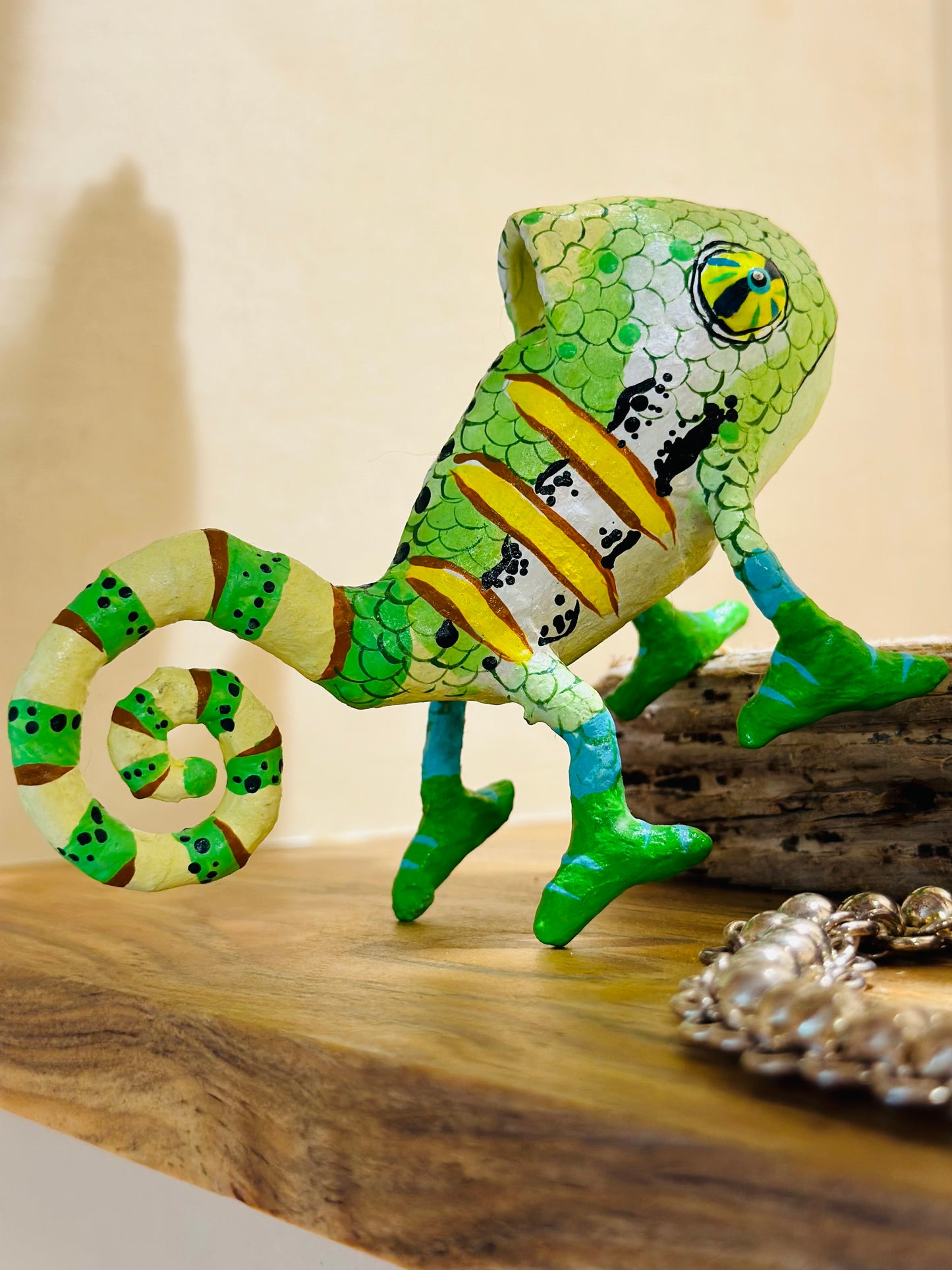 CAMALEÓN PAPEL MACHÉ